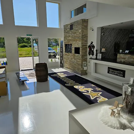 Designhotel Youngstar 3*