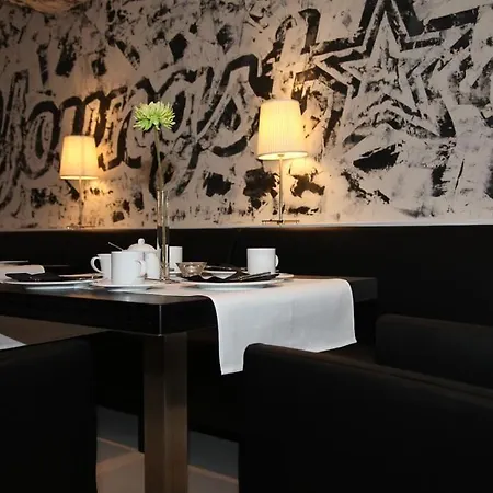 Designhotel Youngstar 3*