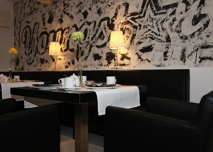 Designhotel Youngstar 3*